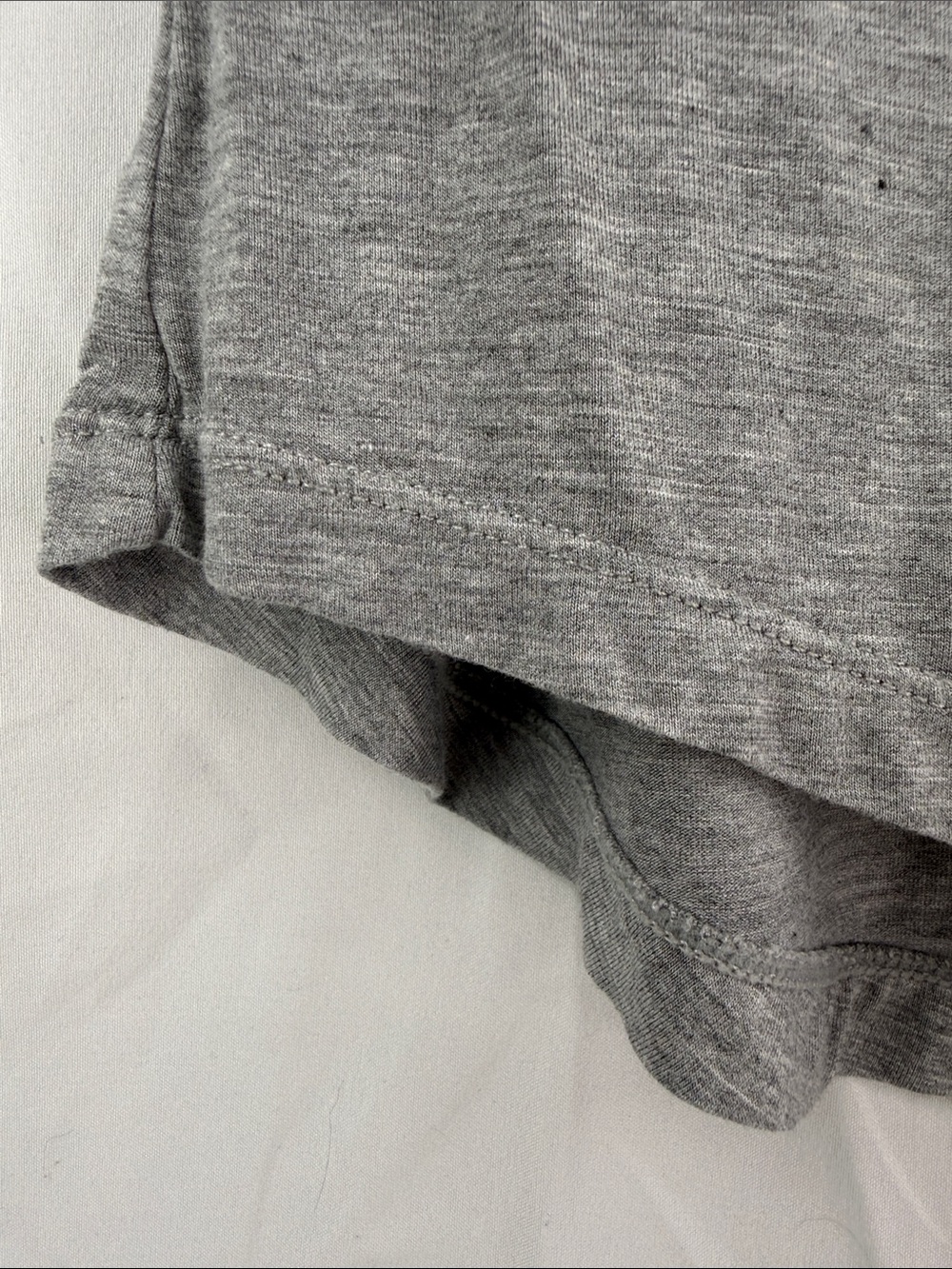 ZYIA Active Women’s Size Large Heather Gray V-Neck Short Sleeve Stretch Tee - Picture 3 of 6